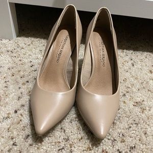 Nude heels never worn